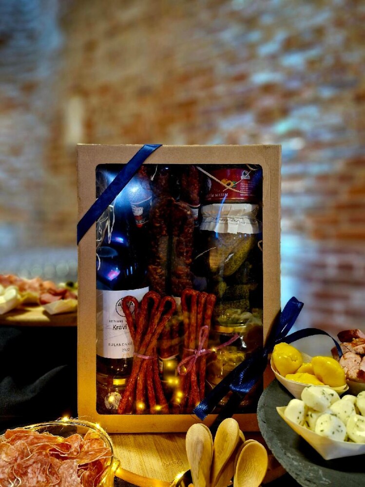 Chutná bedýnka k vínu